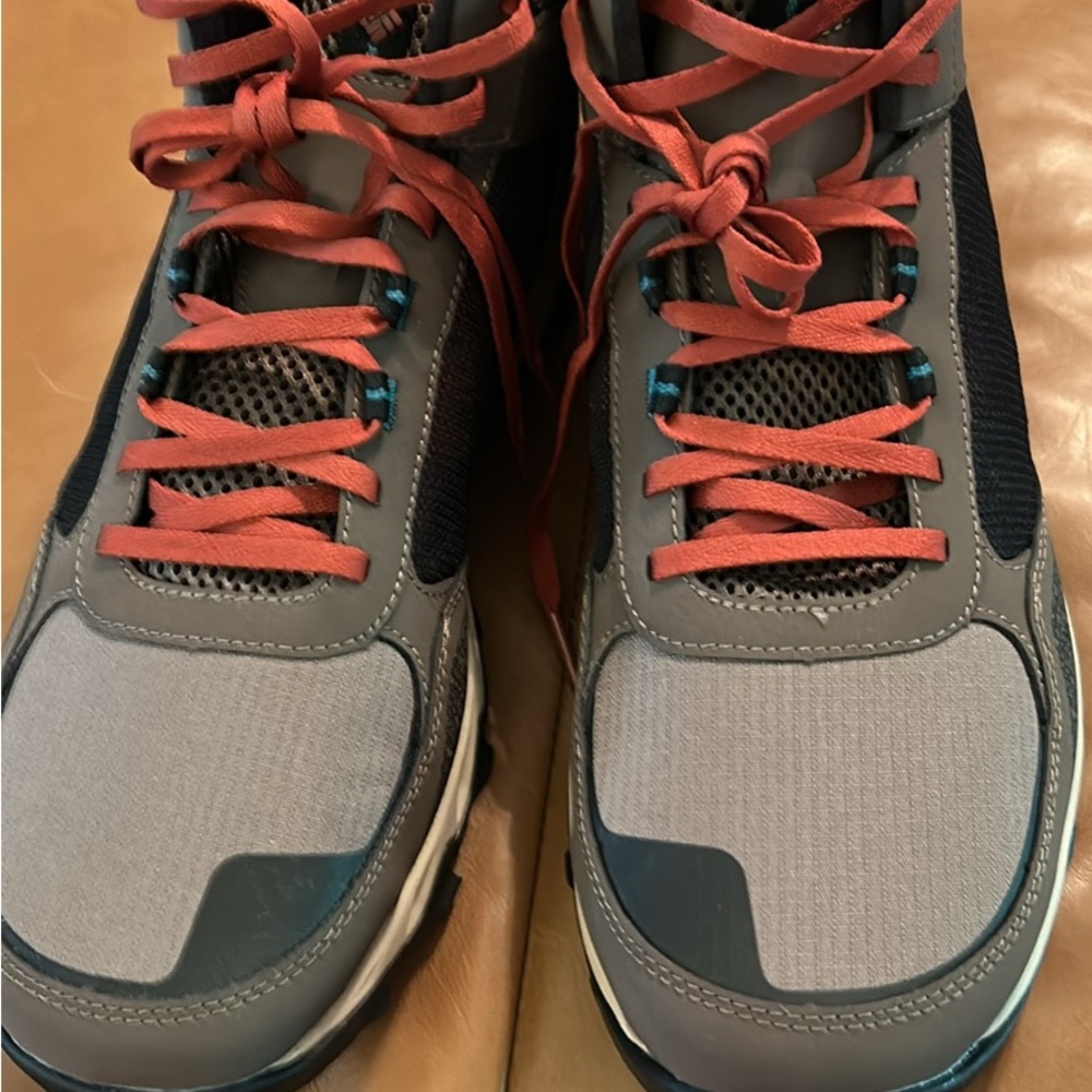 Columbia Men's Black and Red Athletic Shoes - Picture 4 of 4